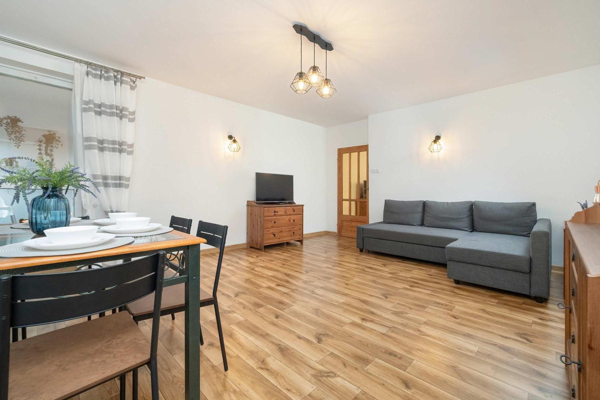 Merliniego Trendy With Desk By Renters Lägenhet Warszawa